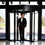 AUTOMATIC REVOLVING DOORS